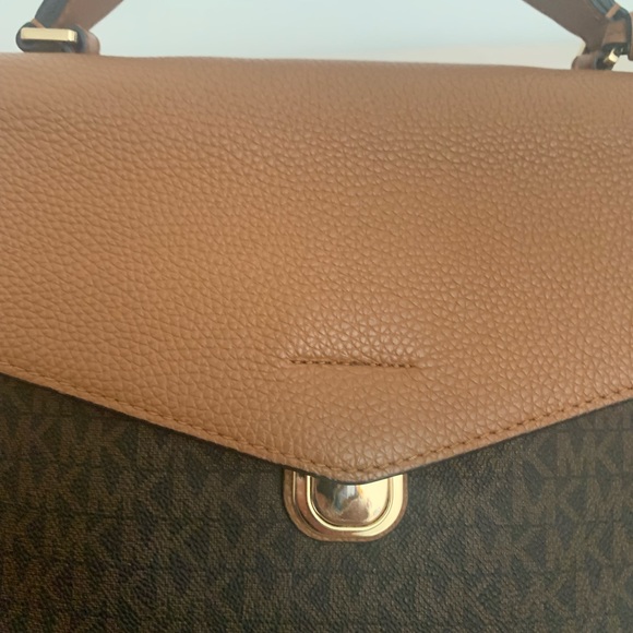 Michael Kors purse - Picture 3 of 8